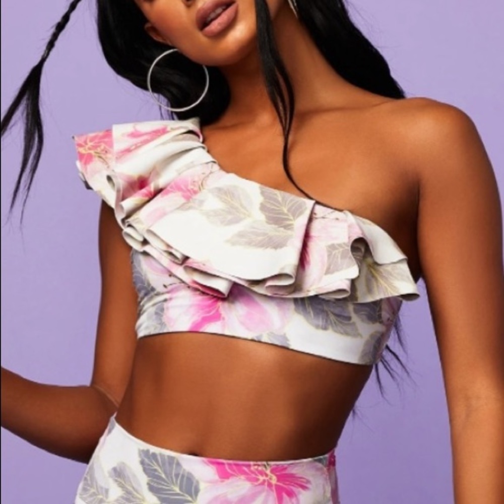 NWOT Beach Riot Ines ruffle Bikini Top